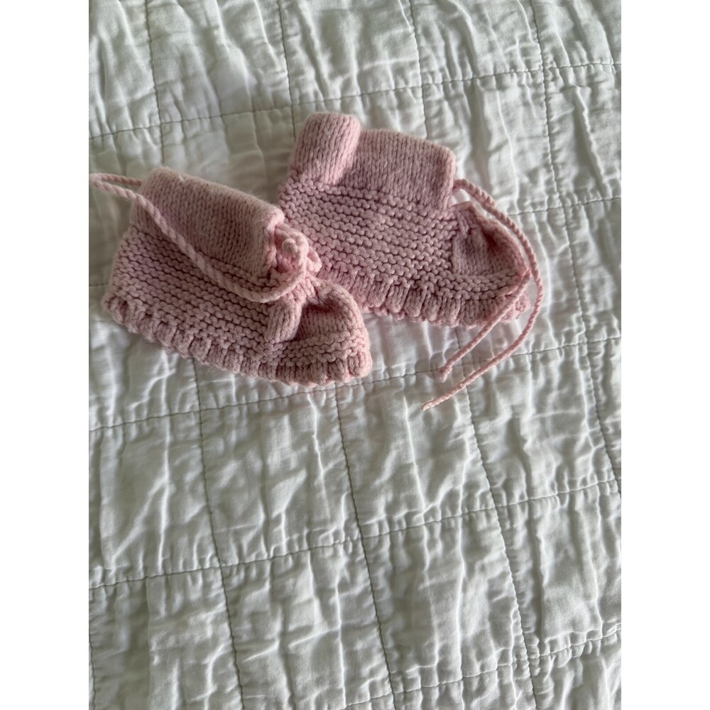 Handmade Knit Baby Booties Pink Crib Shoes Soft Slippers Newborn Gift